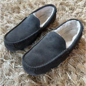 Men’s Koolaburra slippers house shoes loafers gray size 11